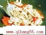 美女厨房的蕨菜炒肉丝